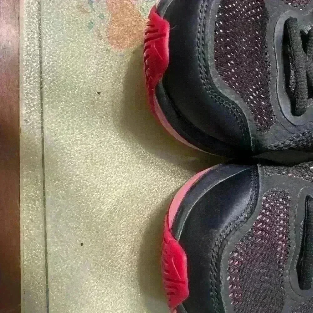 Used Women’s Nike Shoes Size 10